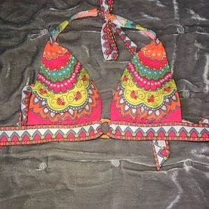 VICTORIA’s SECRET PUSH UP BIKINI TOP NEVER WORN